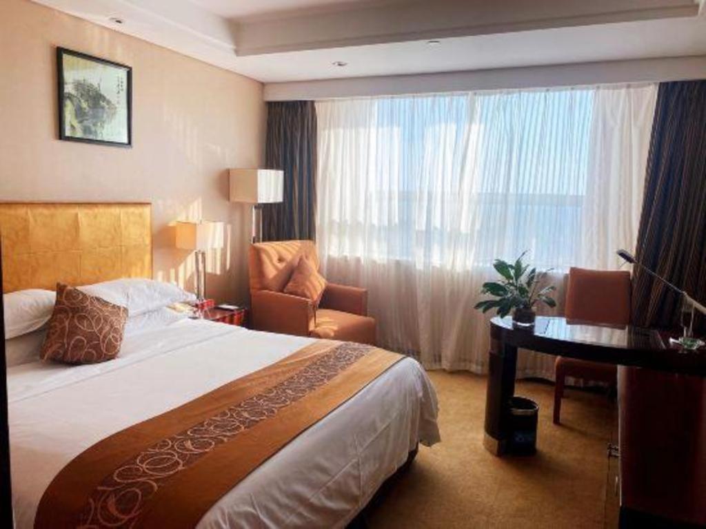 Maison New Century Hotel Ningbo Exterior photo